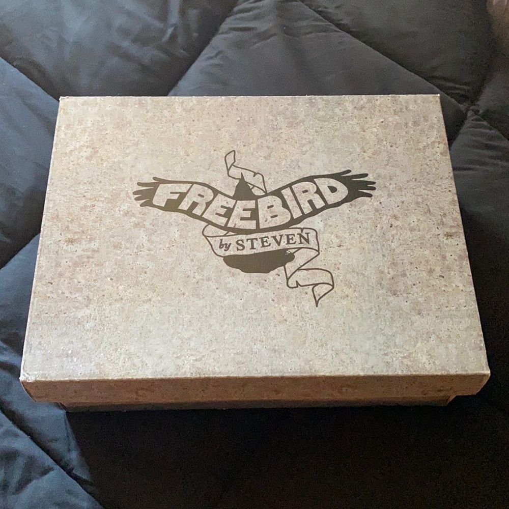 **BNIB** Authentic Freebird Topaz in Black